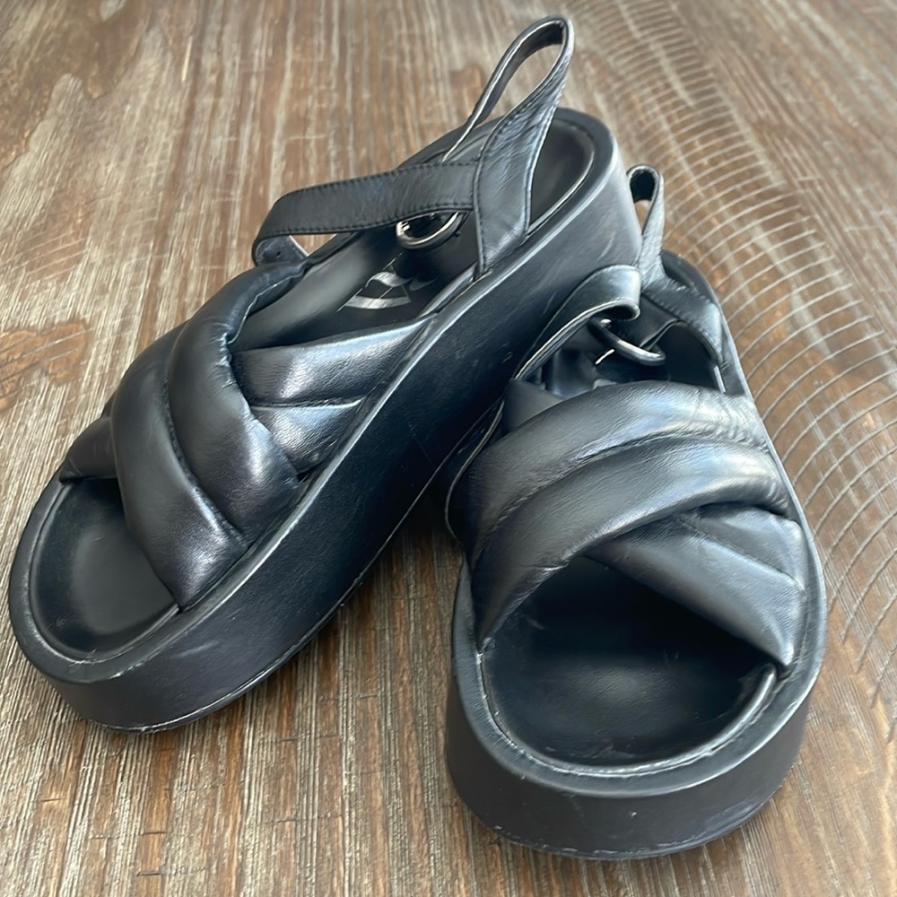 Zara black chunky platform padded sandals size 37 (6.5)